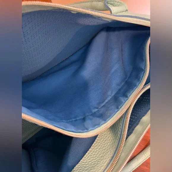 Robin’s Egg Blue Clarks Bag with Cutouts and Zipper Pockets - Picture 11 of 12